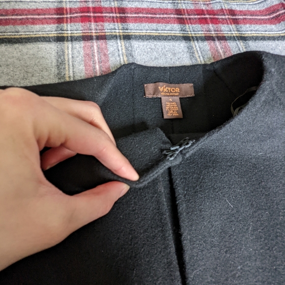 Beautiful winter wool capelet - Picture 2 of 5